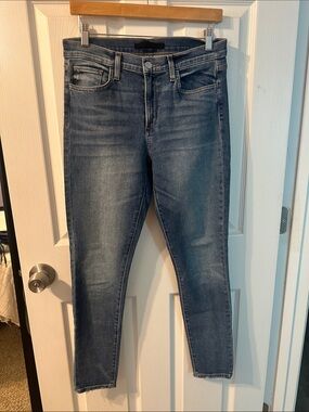 Joe’s Jeans The Icon Mid Rise Skinny Ankle Jean